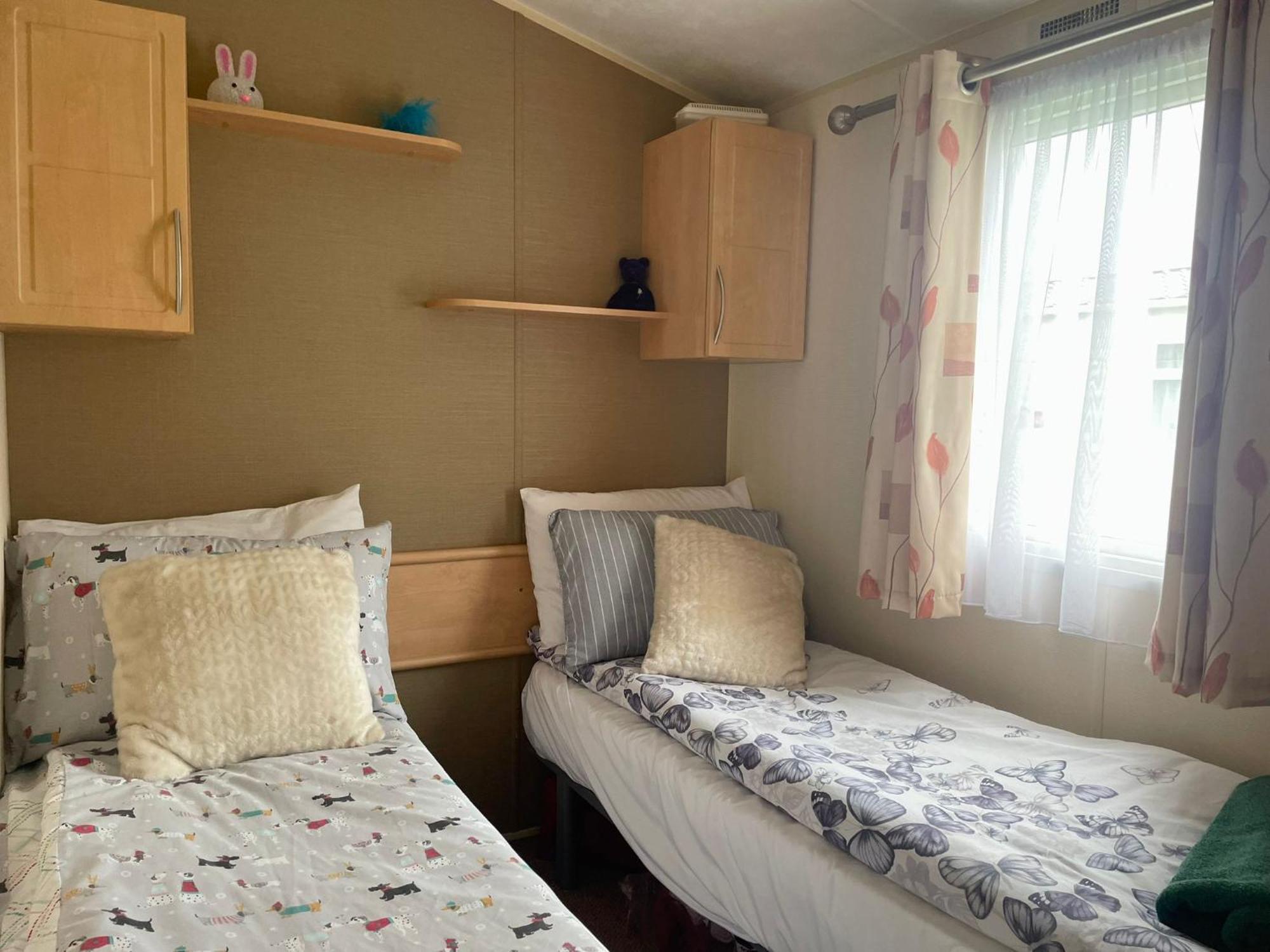 Cosy 3 Bedroom Caravan, 南塞尔尼 外观 照片