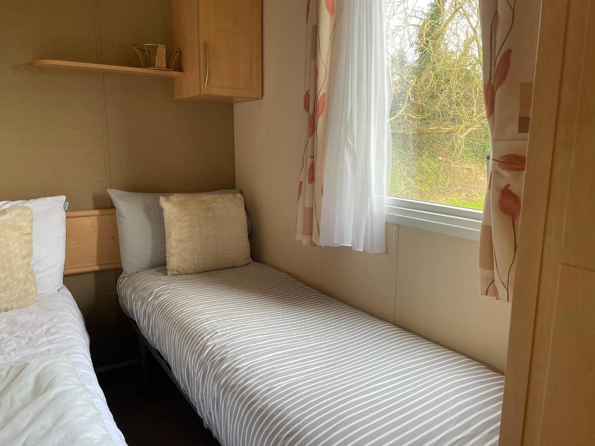 Cosy 3 Bedroom Caravan, 南塞尔尼 外观 照片